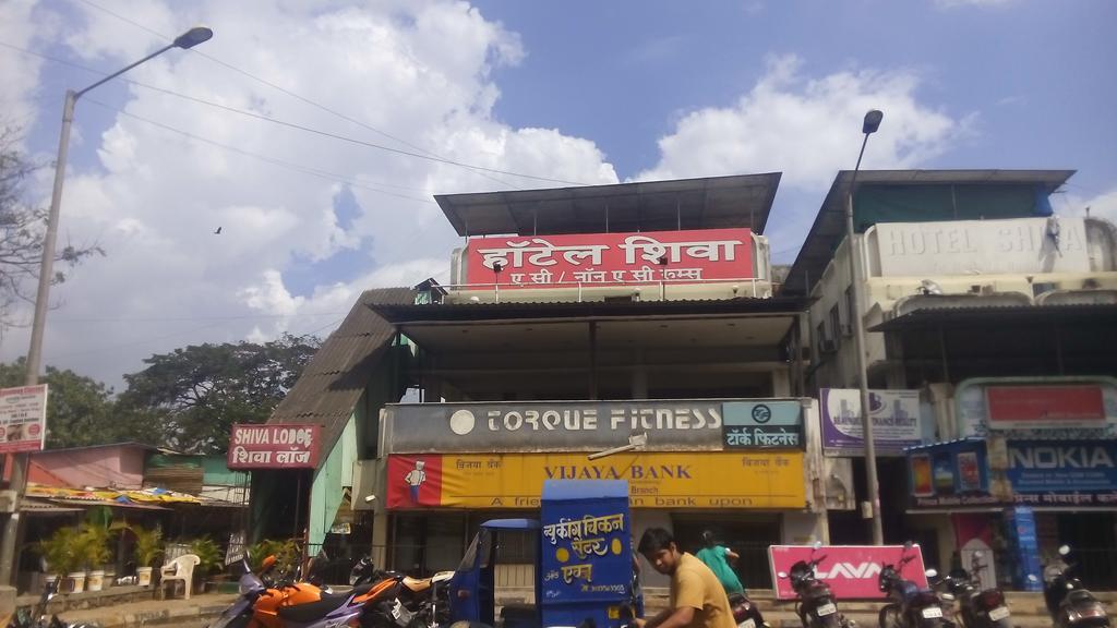 Hotel Shiva Panvel Exterior foto