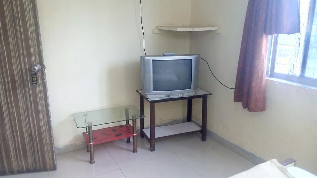 Hotel Shiva Panvel Habitación foto